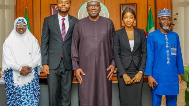 Gov Rewards Graduates