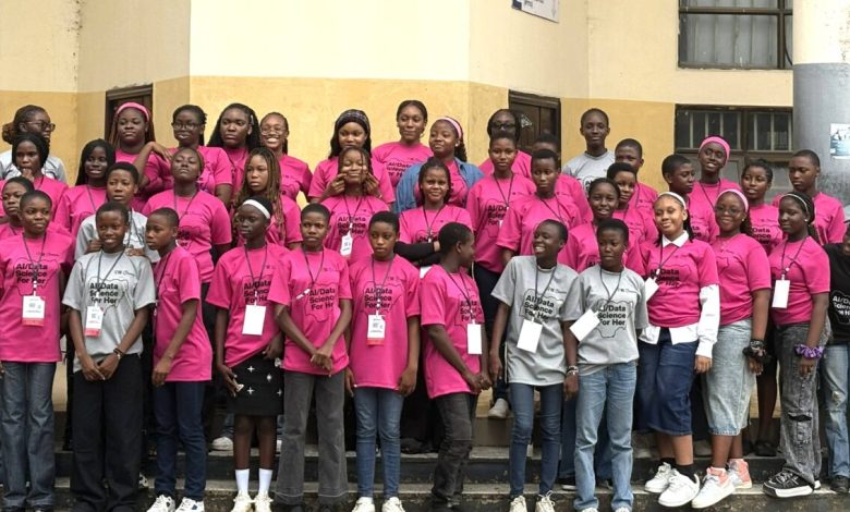 50 Girls Dive Into AI Data
